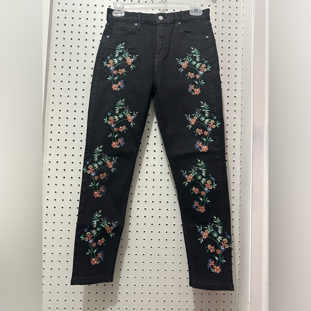 Super cute Jamie Jeans.    NWOT